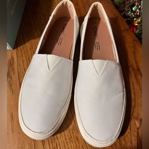 Toms Parker: women’s size 10 white on white woven